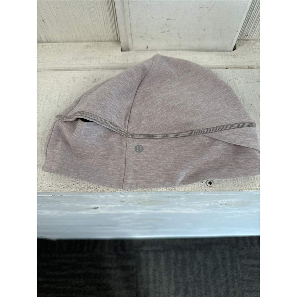 Lululemon Women's Run For It All‎ Beanie Fleece Violet Verbena One Size